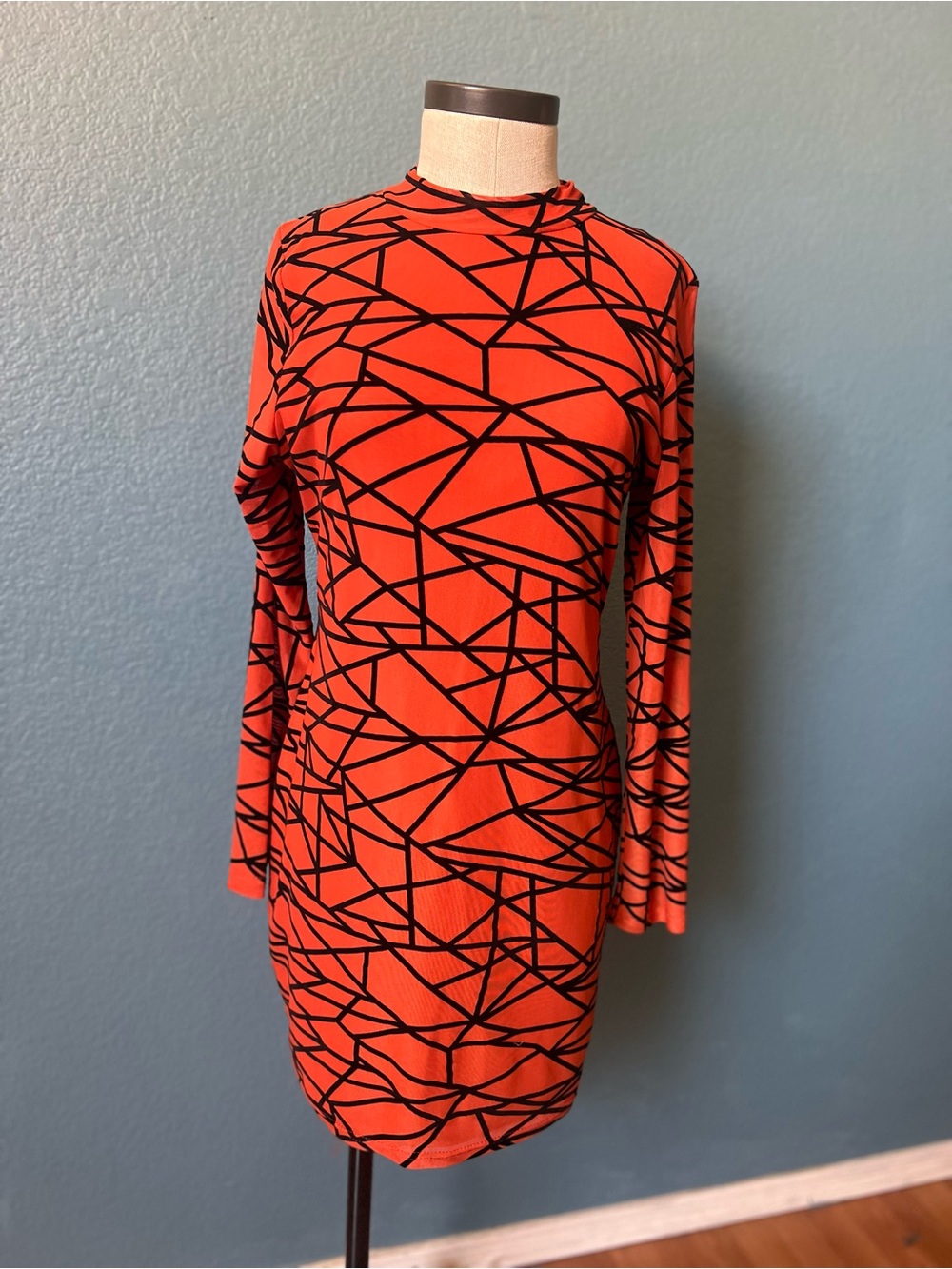 Fashion Nova‎ Orange & Black Long Sleeve Geometric Shift Dress mesh sleeves
